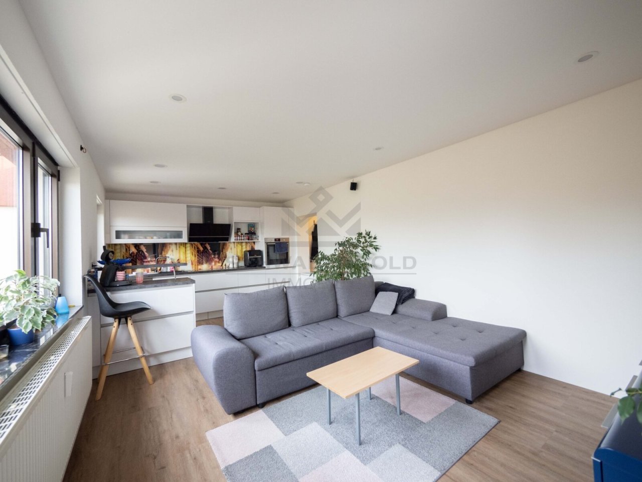 ** Modernes Wohnen auf hohem Niveau – umfangreich sanierte 3-Zimmer-Wohnung ** (003-027) — Wohn-, Ess &amp; Kochbereich