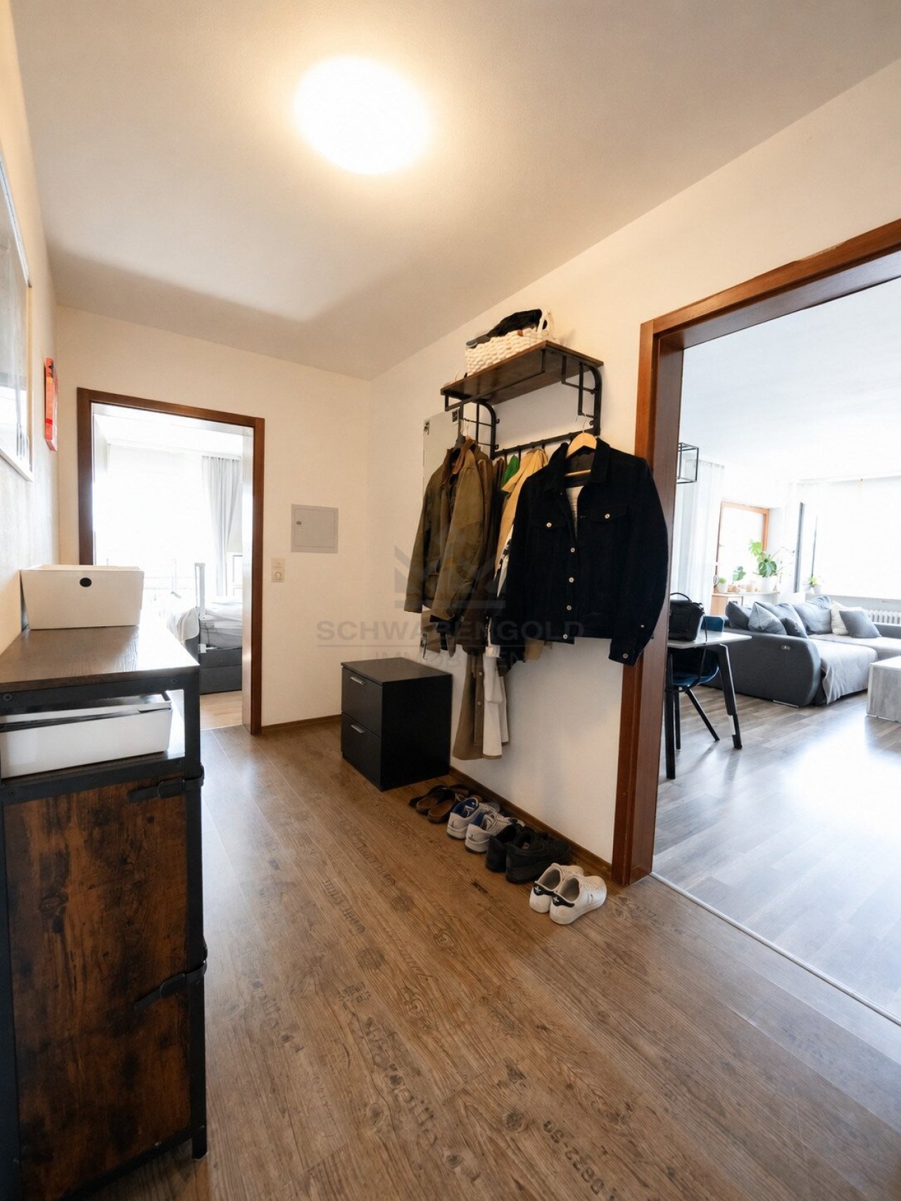 Gepflegte 2-Zimmer-Eigentumswohnung mit großzügigem Wintergarten in zentraler Lage von Günzburg (003-045) — Eingangsbereich
